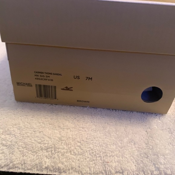 Cute comfy sandals - Picture 6 of 7